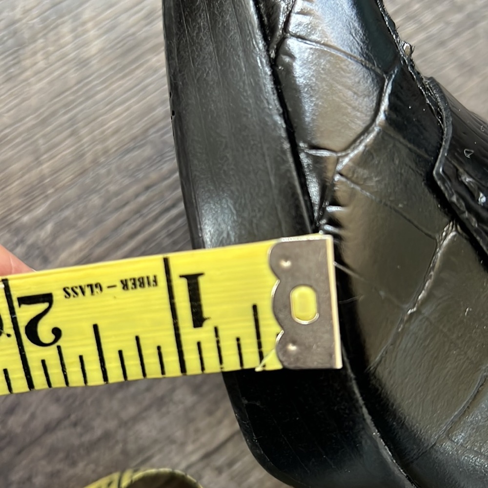 Shoes - Picture 4 of 5